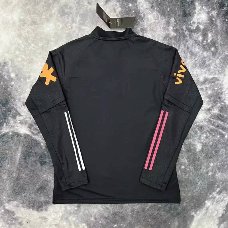 Pull zippé noir Brésil à plat, bandes blanches et roses sur les manches